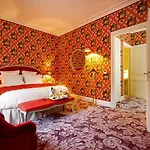 Otel La Grande Maison De Bernard Magrez 5*