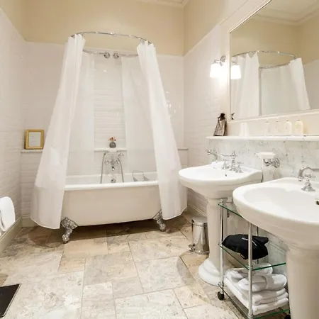 La Grande Maison De Bernard Magrez Bordeaux